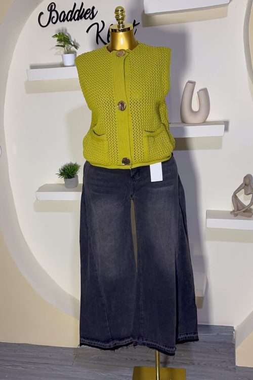 Sleeveless sweat top